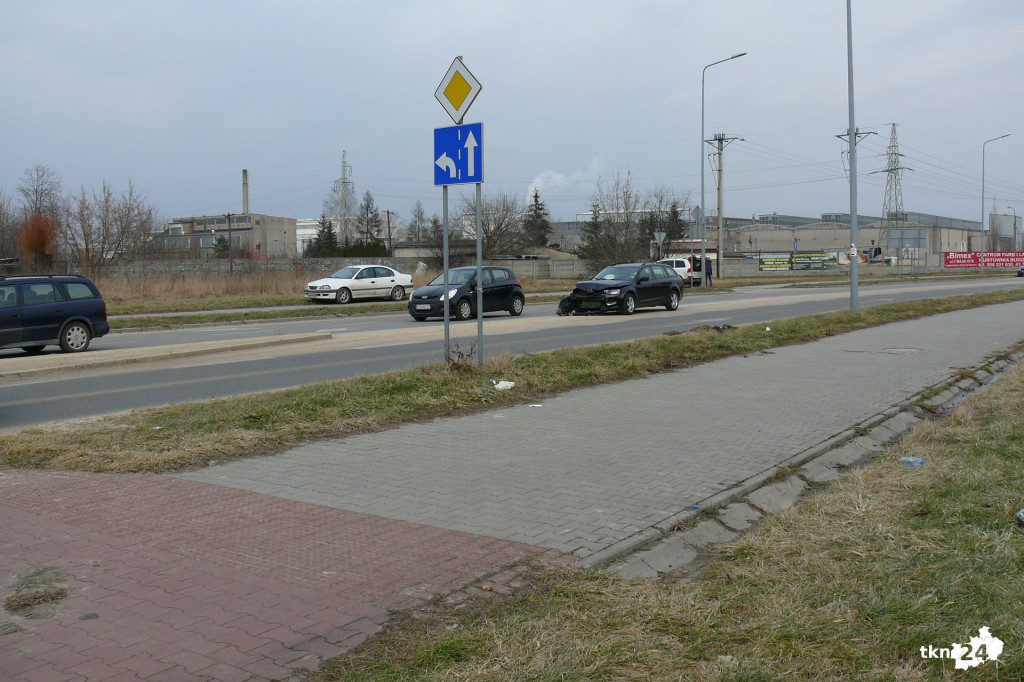 Końskie: kolizja na skrzyżowaniu ul. Staszica i DW 728