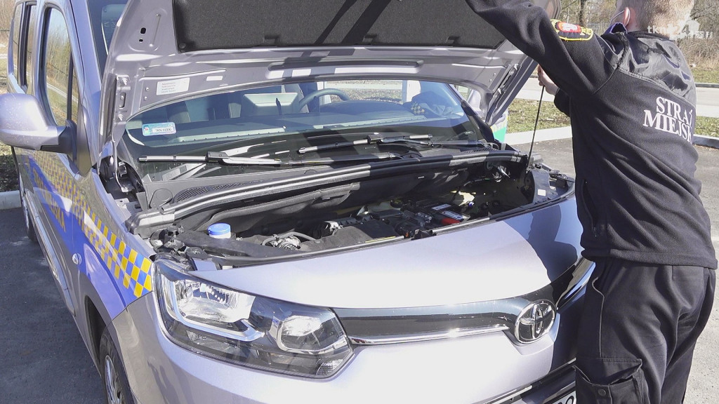 Konecka straż miejska ma nowe auto [wideo, zdjęcia]