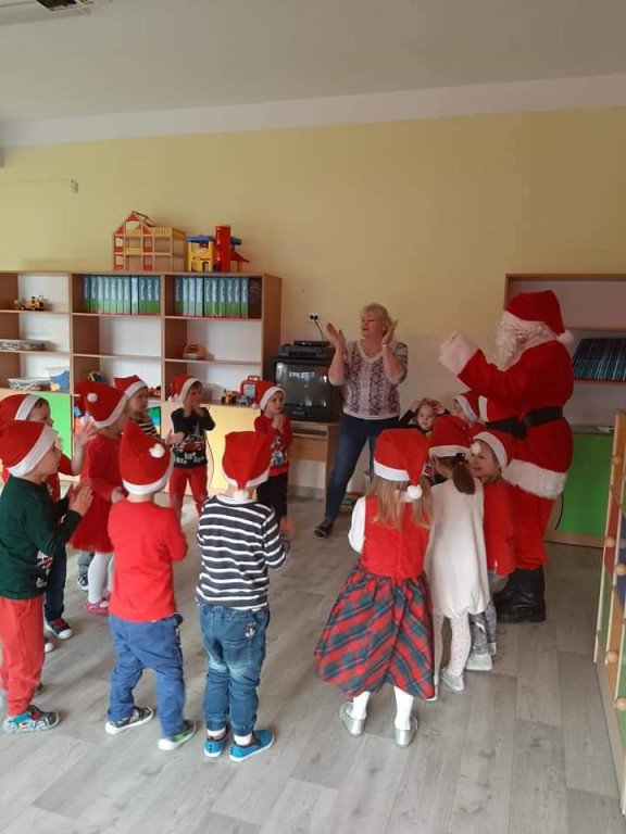 Przedszkole nr 4 z Końskich. Bawi i edukuje! [wideo, zdjęcia]