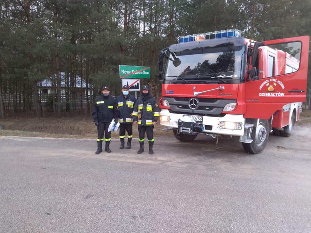 Strażacy z powiatu koneckiego zachęcają do szczepień przeciwko COVID-19 [zdjęcia]