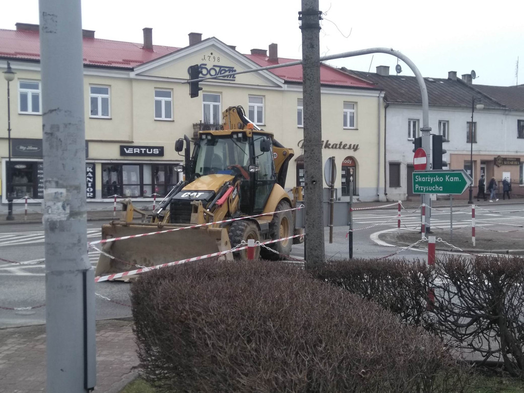 Ruszyła rewitalizacja rynku. Na start kontrowersje [wideo, zdjęcia]