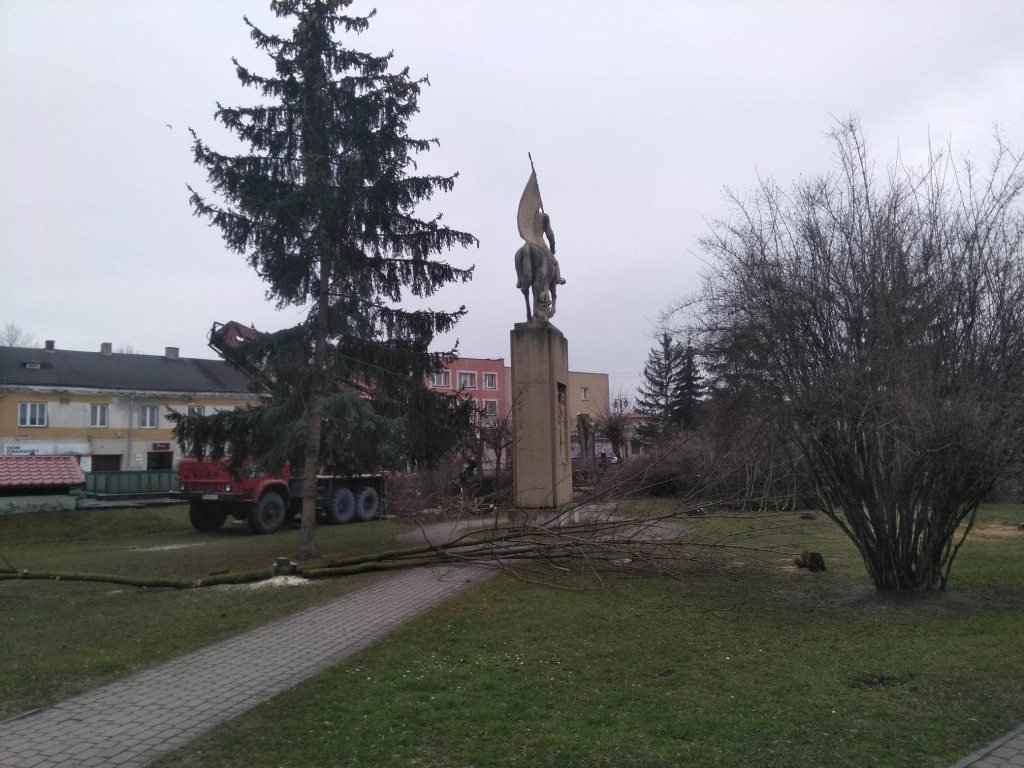 Ruszyła rewitalizacja rynku. Na start kontrowersje [wideo, zdjęcia]