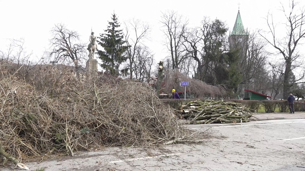 Ruszyła rewitalizacja rynku. Na start kontrowersje [wideo, zdjęcia]