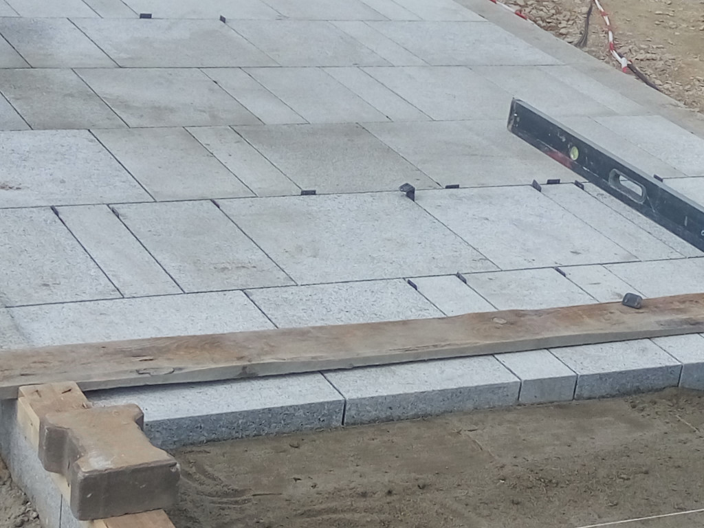Praca wre przy nowym rondzie w Końskich [zdjęcia]