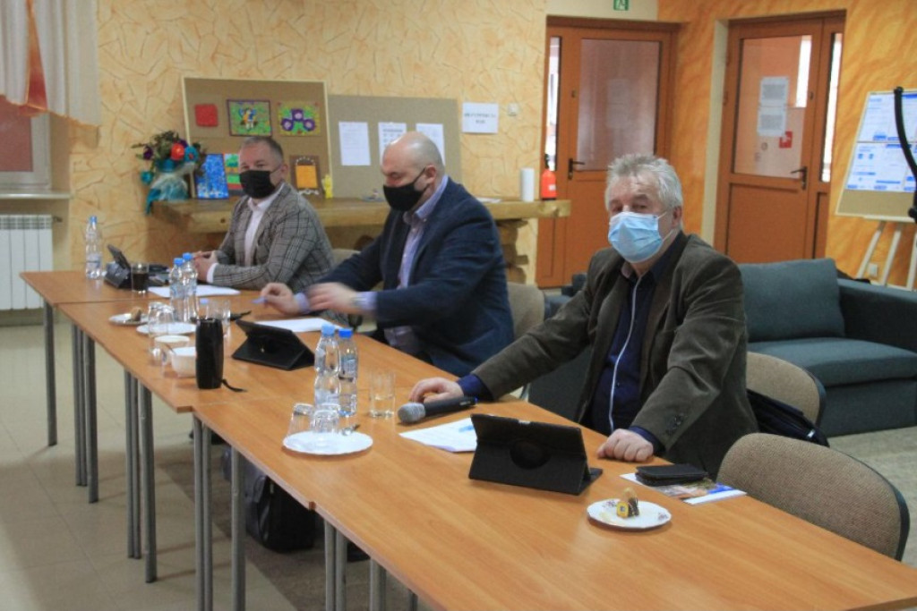 Radoszyccy radni rozmawiali o funduszu sołeckim i pomocy niepełnosprawnym [zdjęcia]