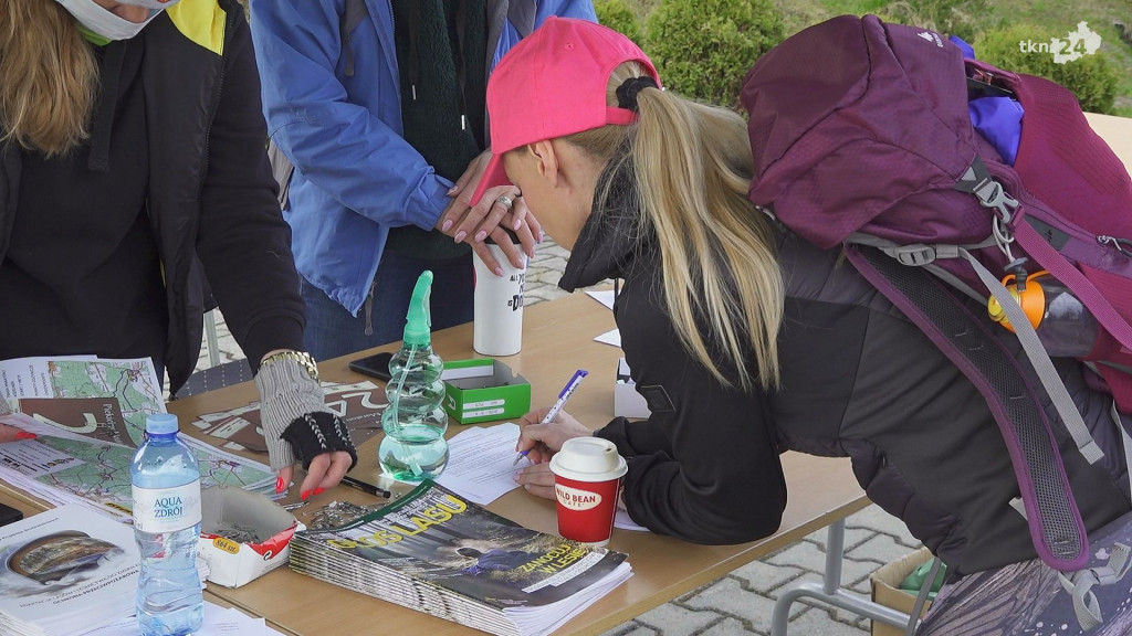 Piechurzy z całej Polski wyruszyli na Piekielny Maraton Pieszy [wideo, zdjęcia]