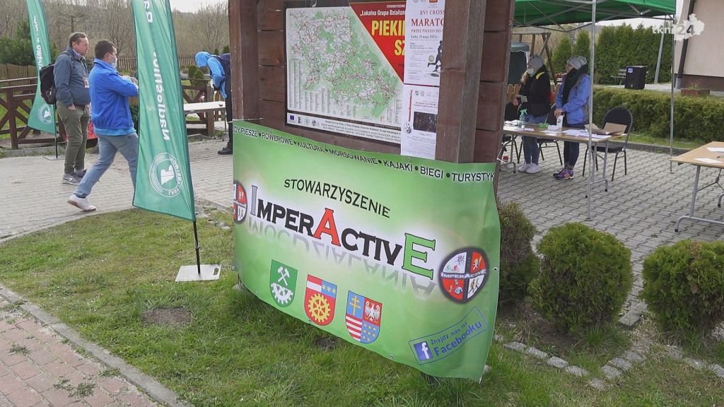 Piechurzy z całej Polski wyruszyli na Piekielny Maraton Pieszy [wideo, zdjęcia]