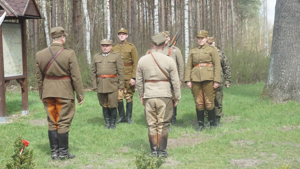 Rajd Hubalczyków w Zychach na 81. rocznicę śmierci Hubala [wideo, zdjęcia]