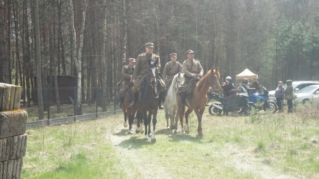 Rajd Hubalczyków w Zychach na 81. rocznicę śmierci Hubala [wideo, zdjęcia]