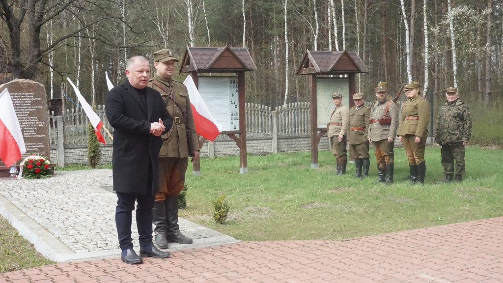 Rajd Hubalczyków w Zychach na 81. rocznicę śmierci Hubala [wideo, zdjęcia]