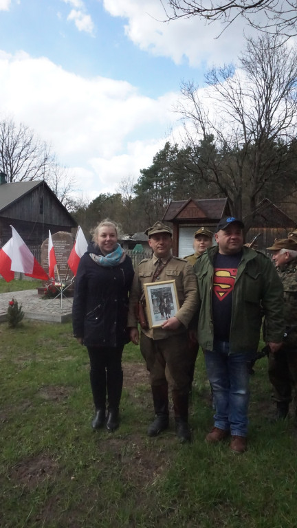 Rajd Hubalczyków w Zychach na 81. rocznicę śmierci Hubala [wideo, zdjęcia]