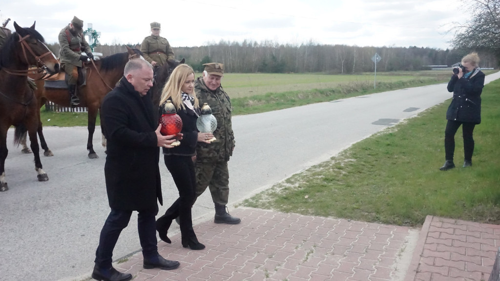 Rajd Hubalczyków w Zychach na 81. rocznicę śmierci Hubala [wideo, zdjęcia]