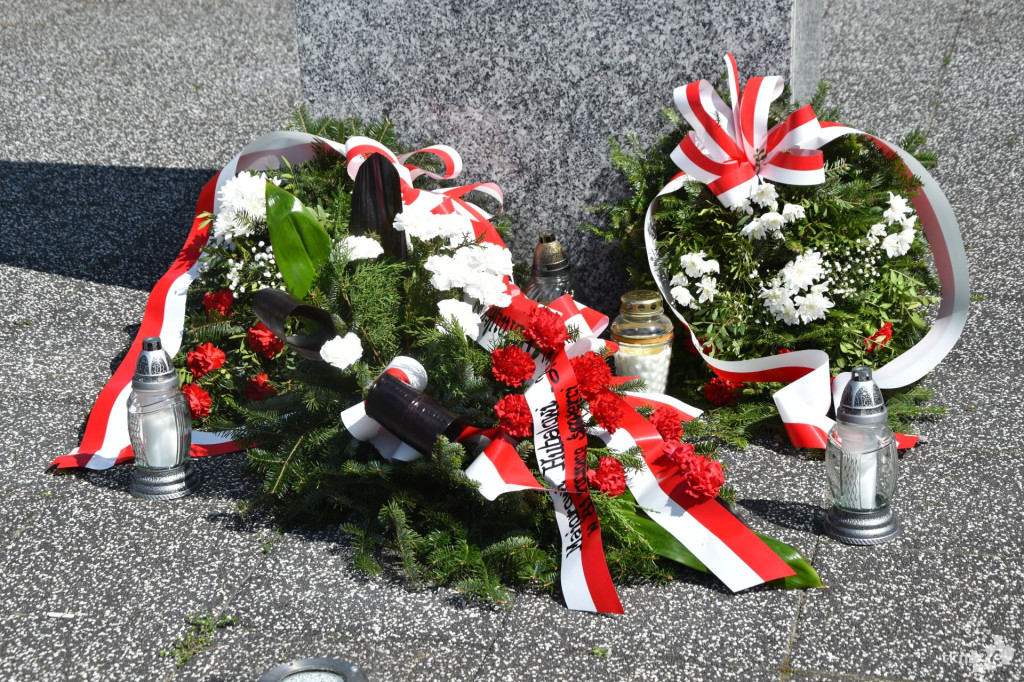 Uczniowie, leśnicy i włodarze uczcili pamięć o Hubalu [zdjęcia]
