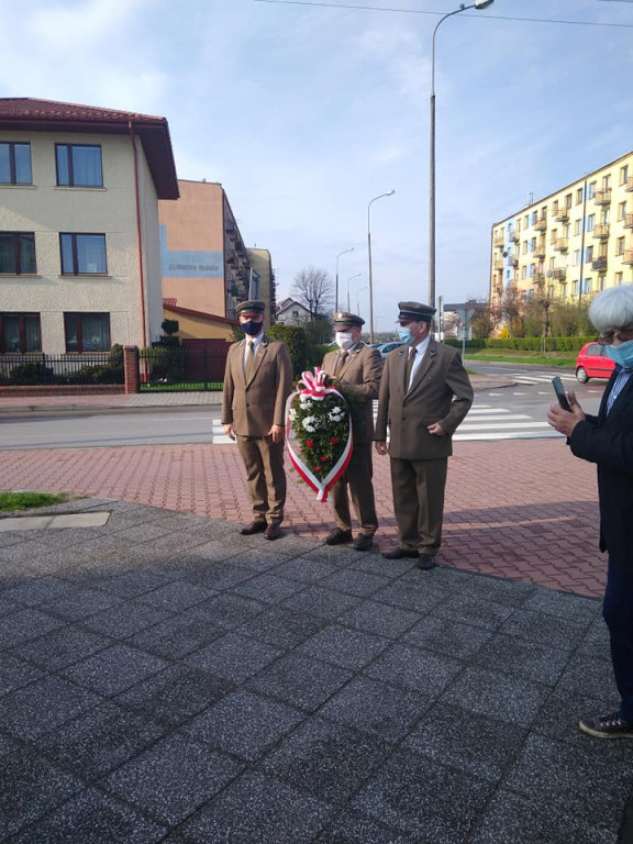 Uczniowie, leśnicy i włodarze uczcili pamięć o Hubalu [zdjęcia]
