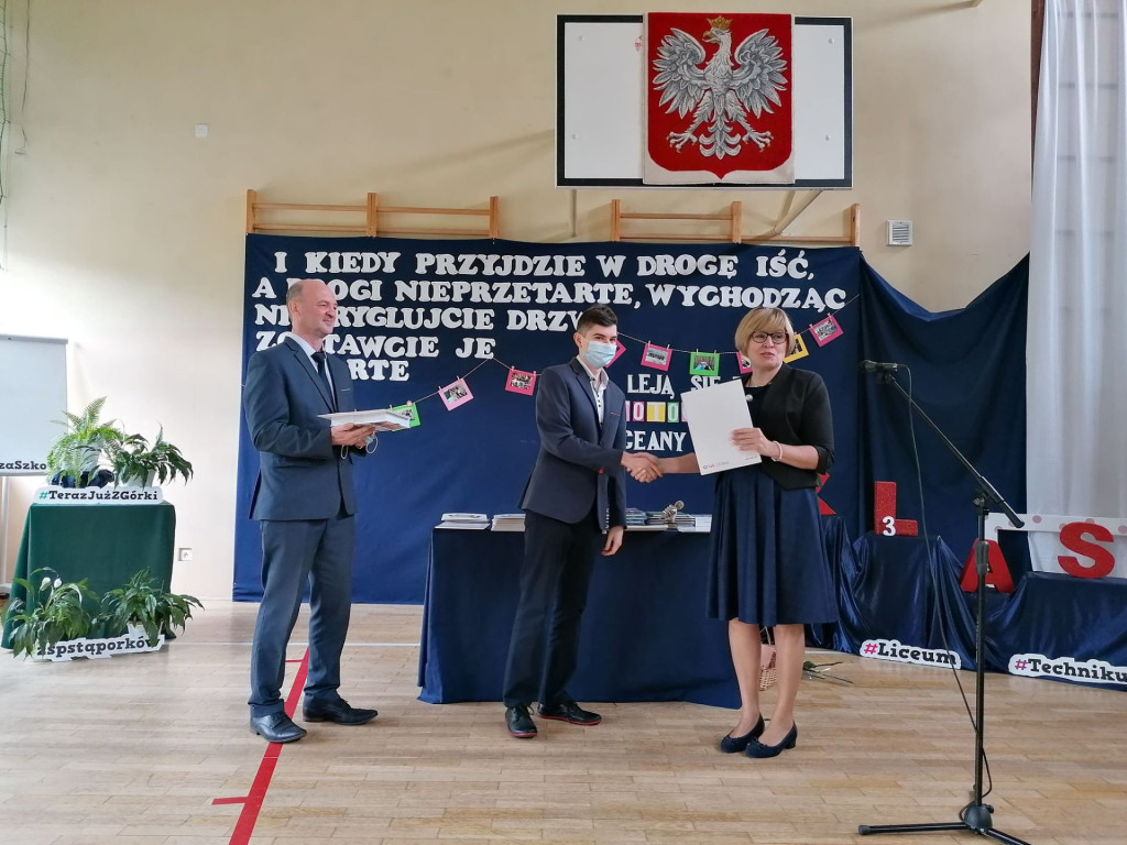 W stąporkowskiej `Górce` pożegnali maturzystów [zdjęcia]