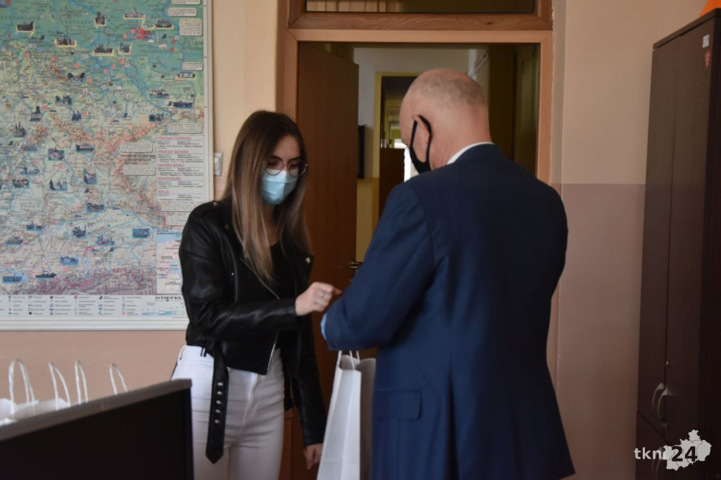 Poznajcie `Złotych Absolwentów` z I LO w Końskich [fotorelacja]
