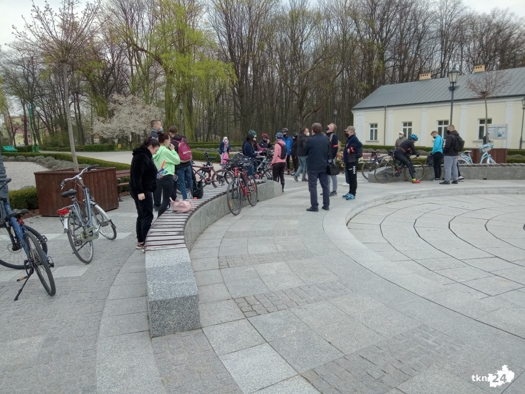 Powiat rajdem rowerowym uświetnił obchody 230 rocznicy Uchwalenia Konstytucji 3 Maja [wideo, zdjęcia]