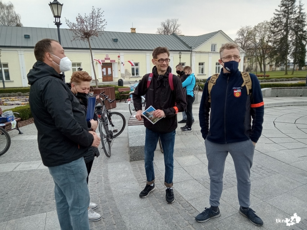 Powiat rajdem rowerowym uświetnił obchody 230 rocznicy Uchwalenia Konstytucji 3 Maja [wideo, zdjęcia]