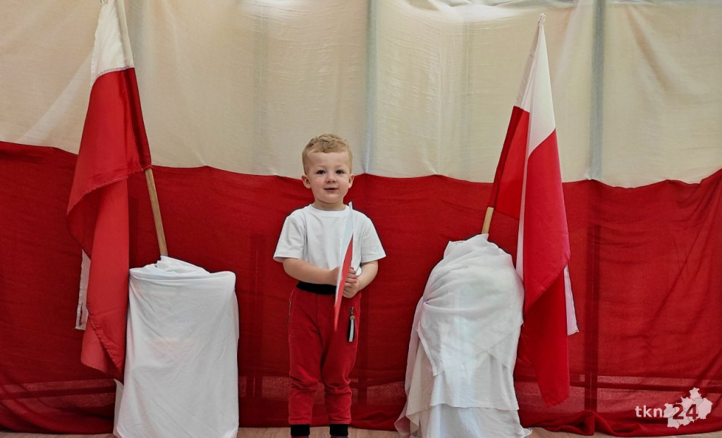 Biało-czerwono w Bajkowej Krainie [fotorelacja
