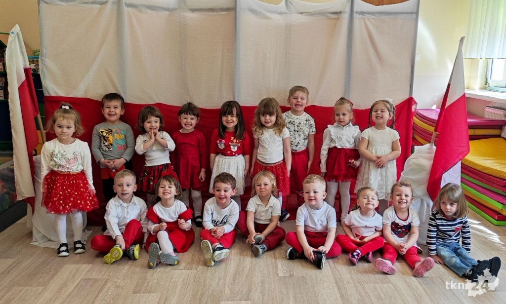Biało-czerwono w Bajkowej Krainie [fotorelacja