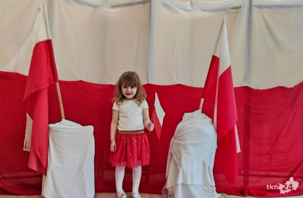 Biało-czerwono w Bajkowej Krainie [fotorelacja
