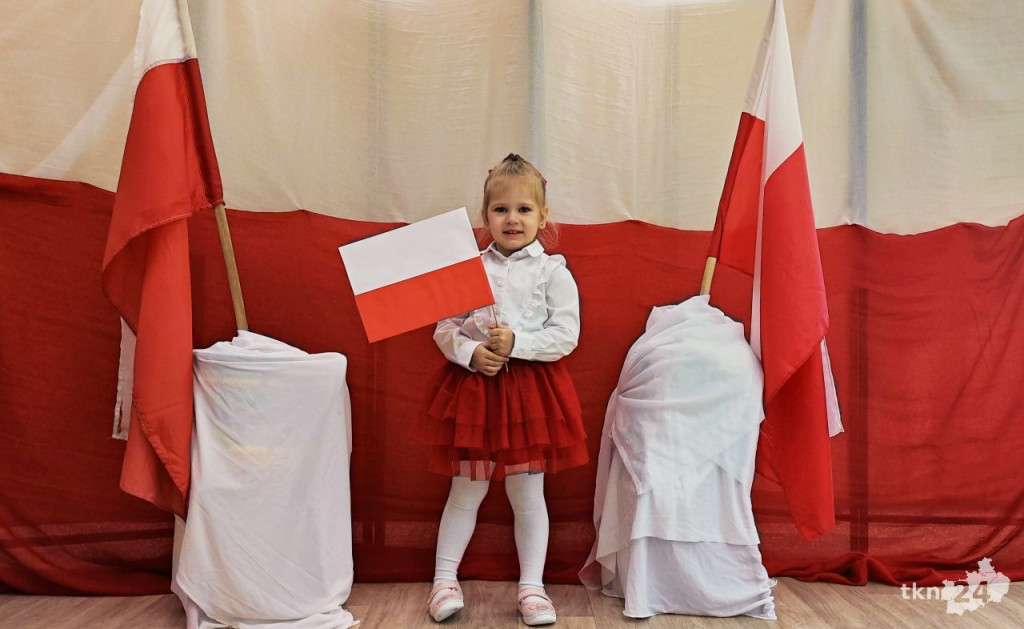 Biało-czerwono w Bajkowej Krainie [fotorelacja