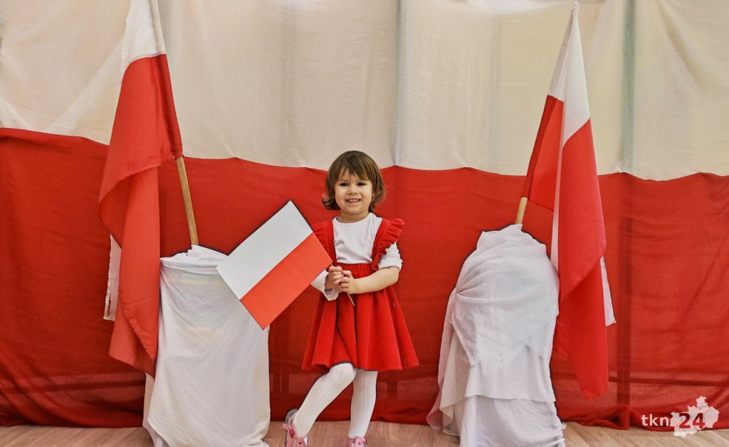 Biało-czerwono w Bajkowej Krainie [fotorelacja