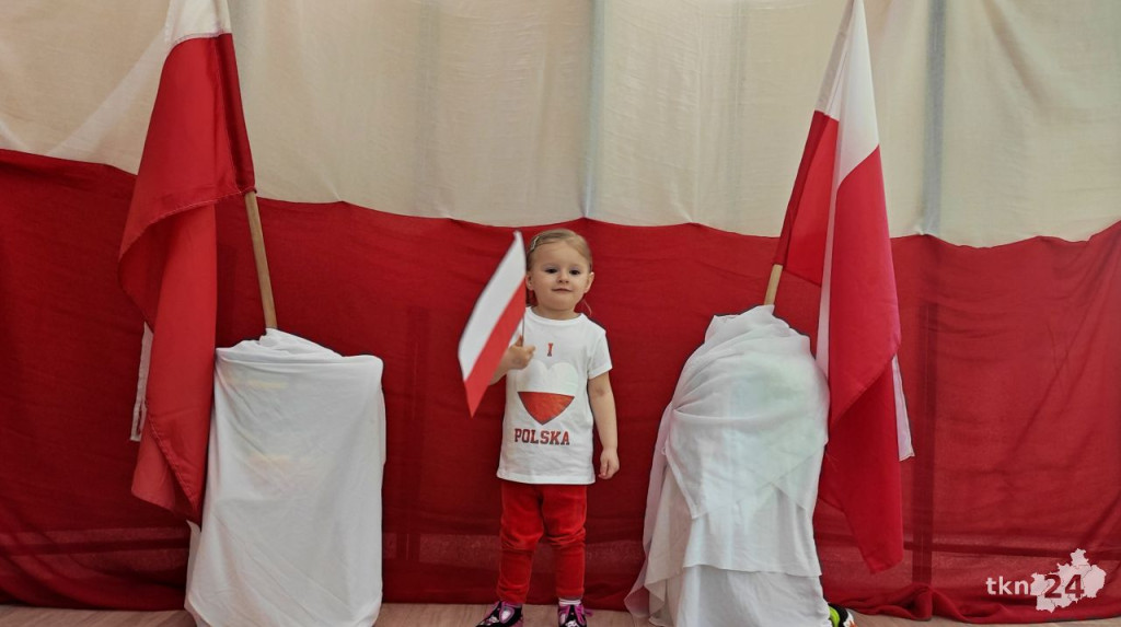 Biało-czerwono w Bajkowej Krainie [fotorelacja