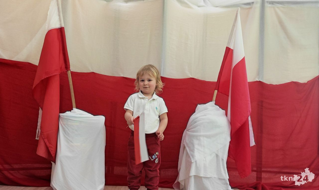 Biało-czerwono w Bajkowej Krainie [fotorelacja