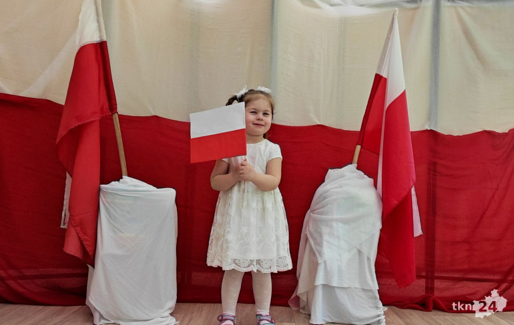 Biało-czerwono w Bajkowej Krainie [fotorelacja