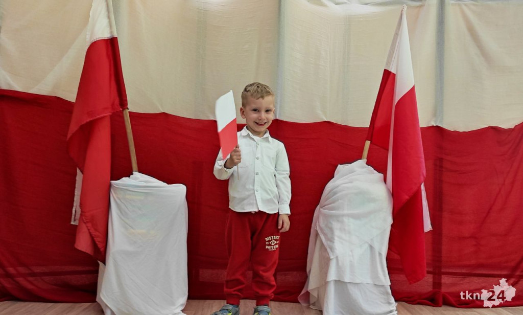 Biało-czerwono w Bajkowej Krainie [fotorelacja
