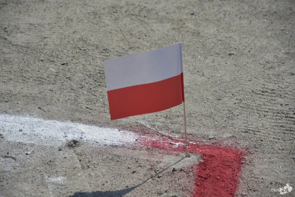 Biało-czerwona gmina Końskie na Dzień Flagi! [wideo, zdjęcia]