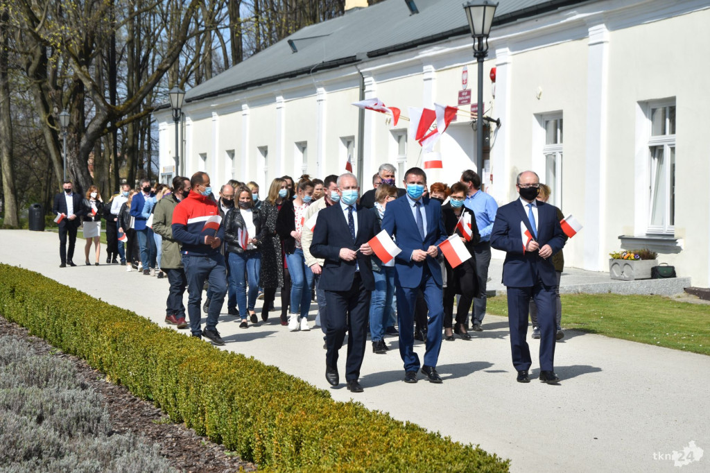 Biało-czerwona gmina Końskie na Dzień Flagi! [wideo, zdjęcia]