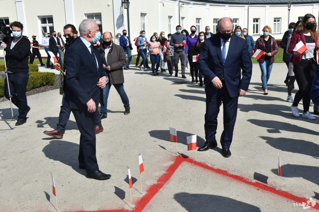Biało-czerwona gmina Końskie na Dzień Flagi! [wideo, zdjęcia]