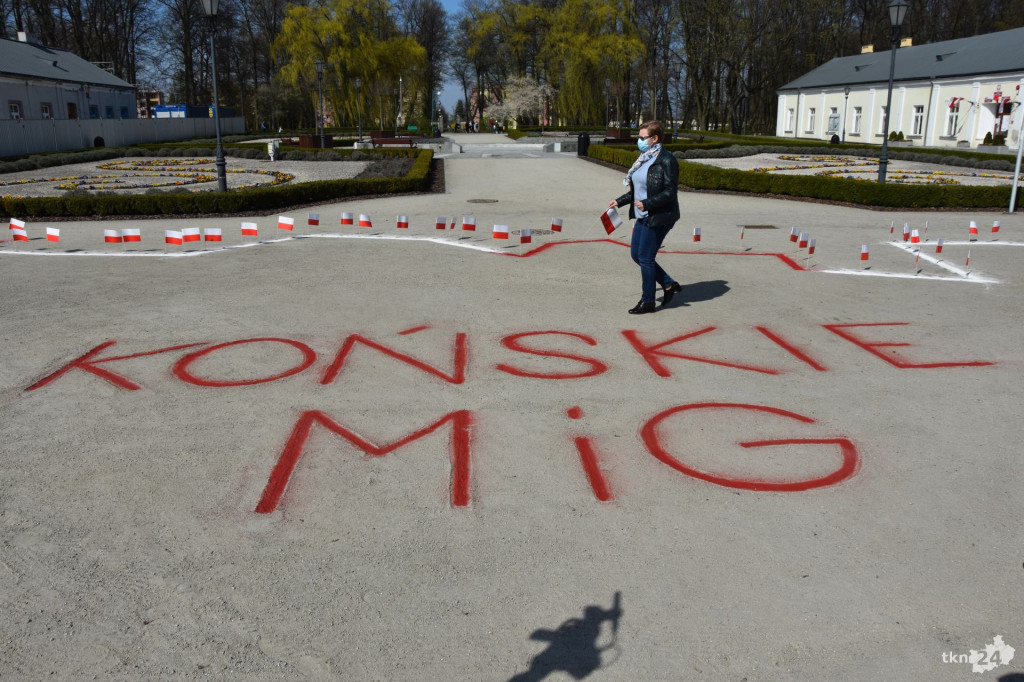 Biało-czerwona gmina Końskie na Dzień Flagi! [wideo, zdjęcia]
