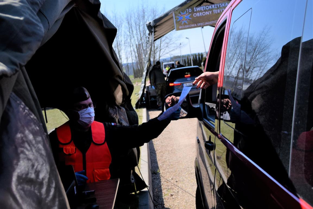 Pierwszy punkt szczepień drive-thru w województwie świętokrzyskim