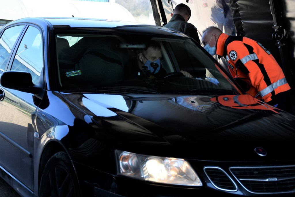 Pierwszy punkt szczepień drive-thru w województwie świętokrzyskim
