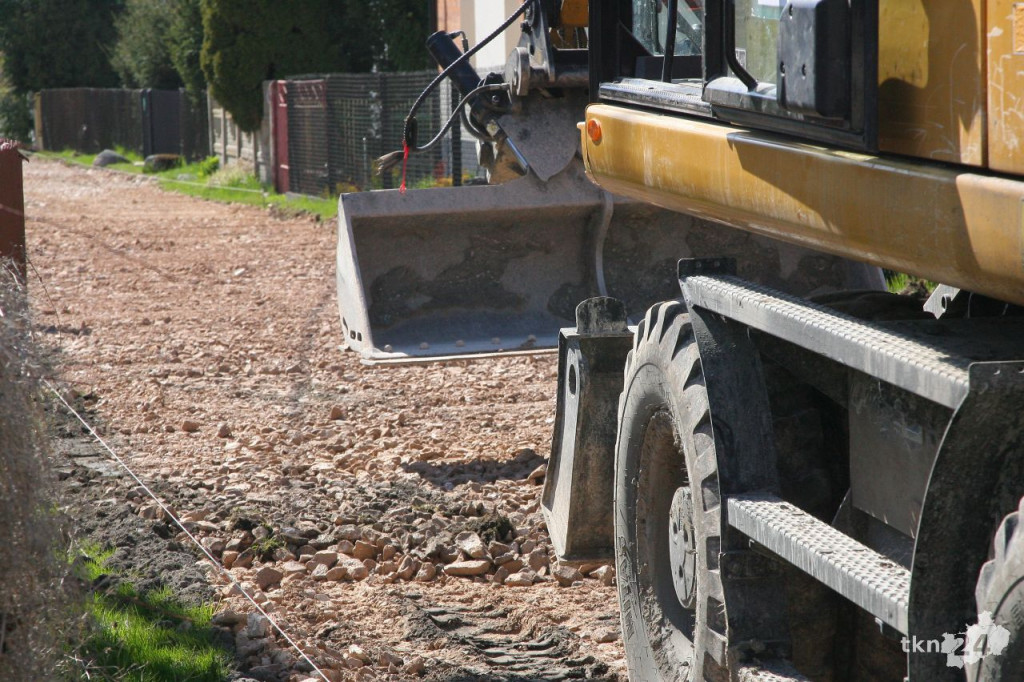 Trwają remonty dróg w gminie Gowarczów [wideo, zdjęcia]