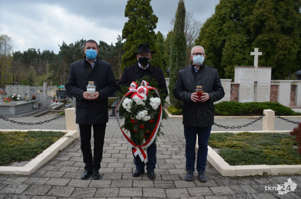 Przedstawiciele gminy Końskie pamiętają o bohaterach II wojny światowej [zdjęcia]