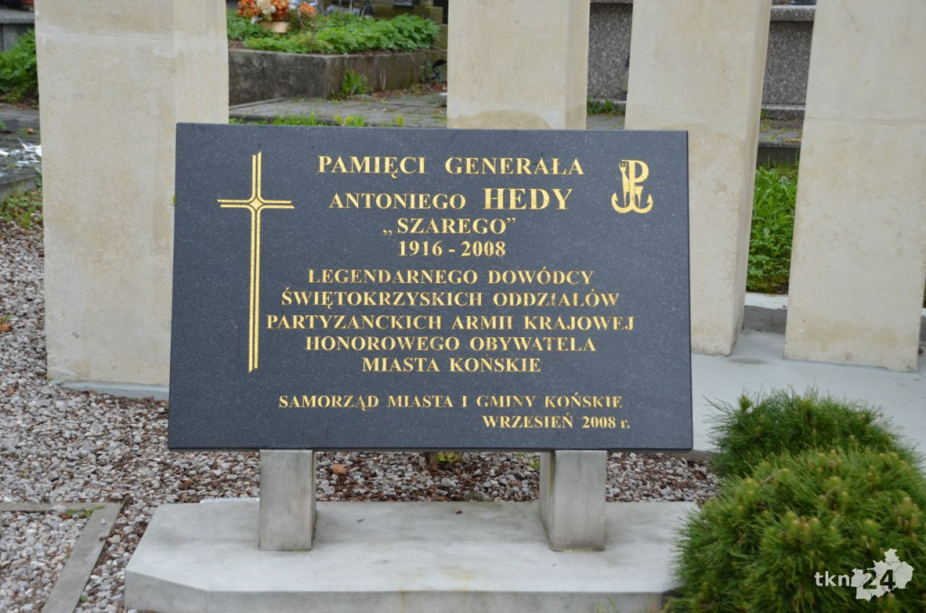 Przedstawiciele gminy Końskie pamiętają o bohaterach II wojny światowej [zdjęcia]
