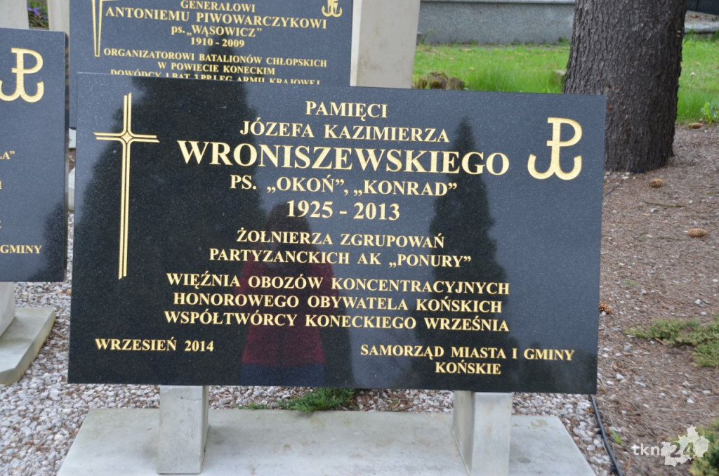 Przedstawiciele gminy Końskie pamiętają o bohaterach II wojny światowej [zdjęcia]
