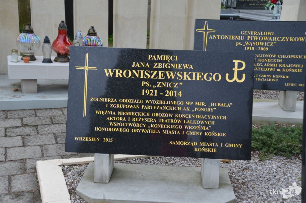 Przedstawiciele gminy Końskie pamiętają o bohaterach II wojny światowej [zdjęcia]