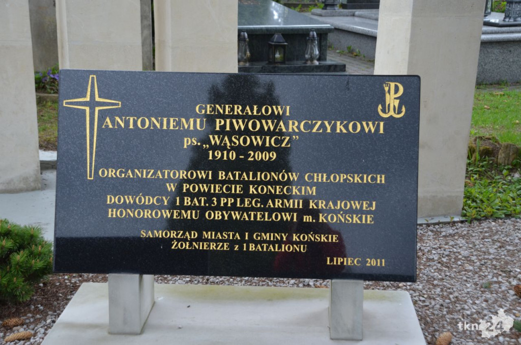 Przedstawiciele gminy Końskie pamiętają o bohaterach II wojny światowej [zdjęcia]