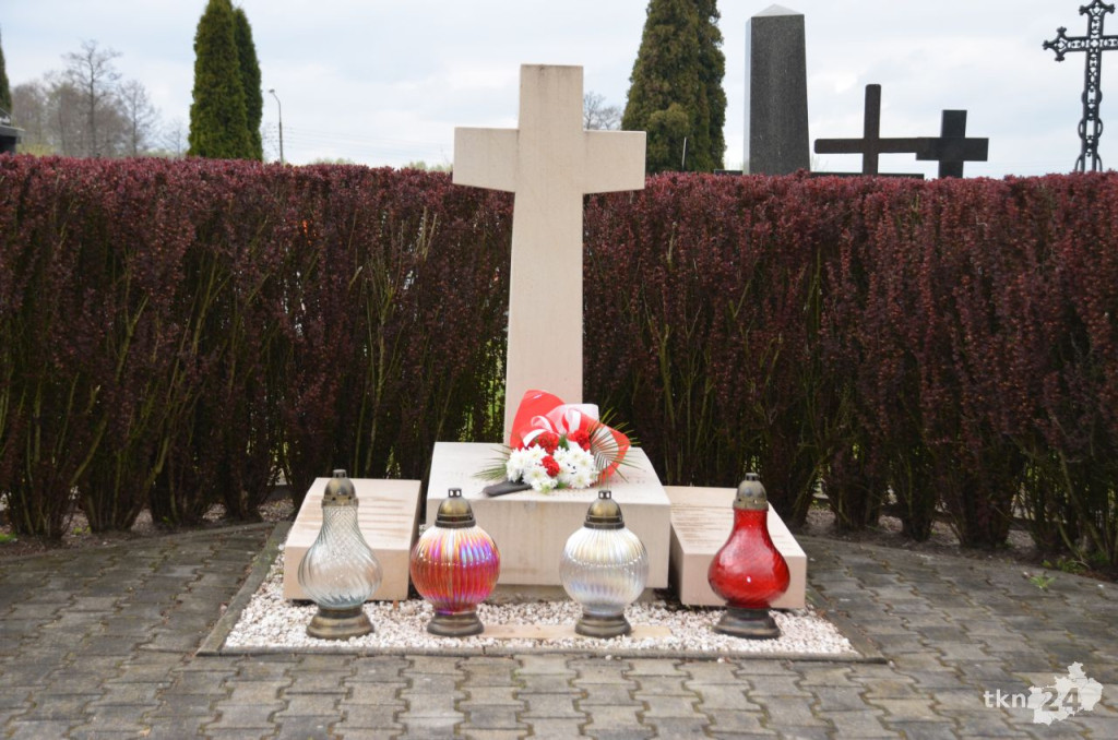 Przedstawiciele gminy Końskie pamiętają o bohaterach II wojny światowej [zdjęcia]