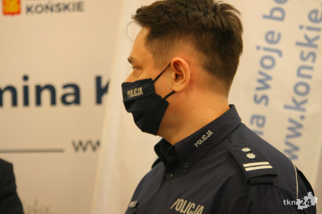 Nowy sprzęt profilaktyczny od gminy dla policji [wideo, zdjęcia]