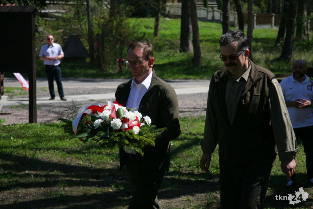 Parlamentarzyści i samorządowcy posadzili las w Niekłaniu [wideo, zdjęcia]