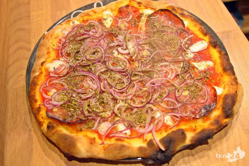 Włoska pizza z Rudy Malenieckiej. San Vito Lo Capo [MENU, zdjęcia]