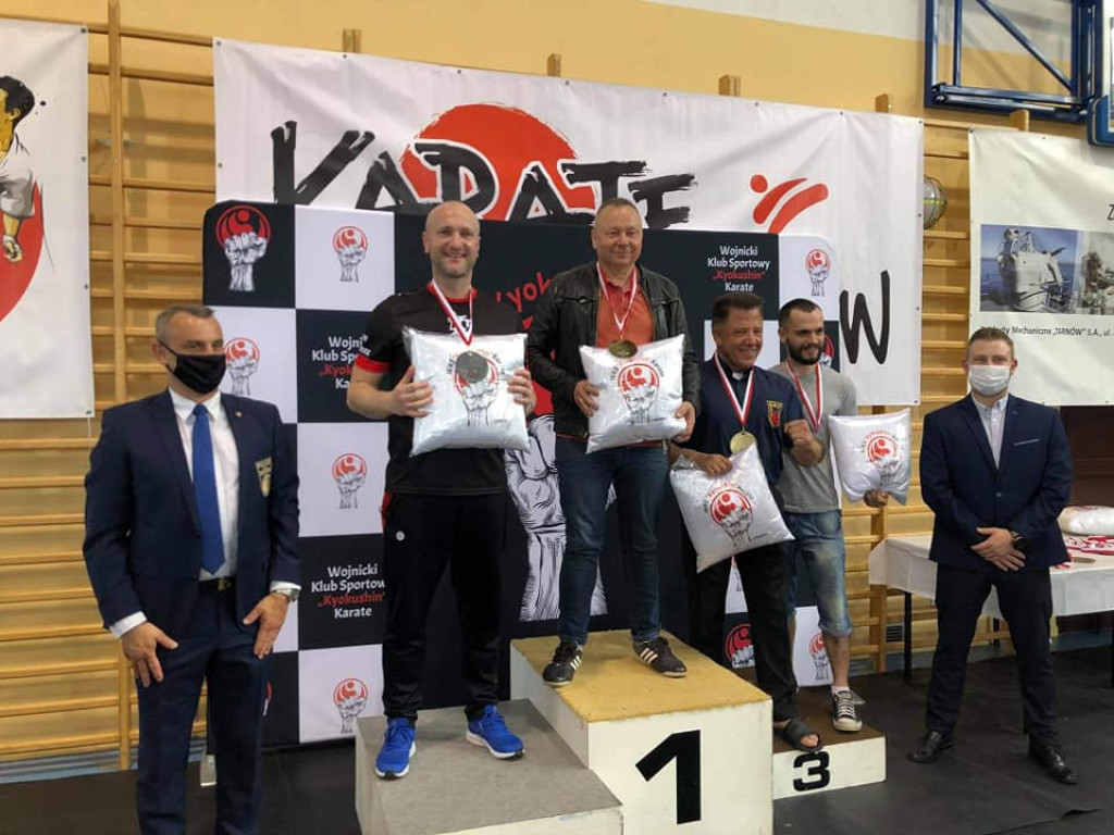 Doskonały start naszych karateków w Wojniczu [zdjęcia]