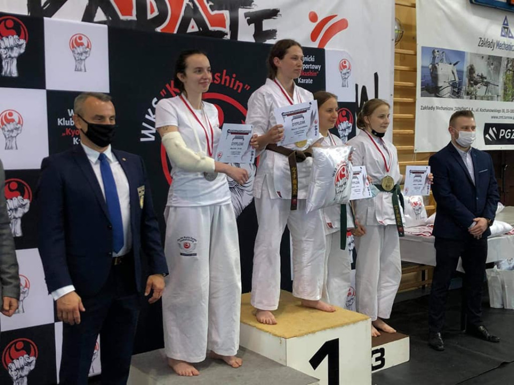 Doskonały start naszych karateków w Wojniczu [zdjęcia]