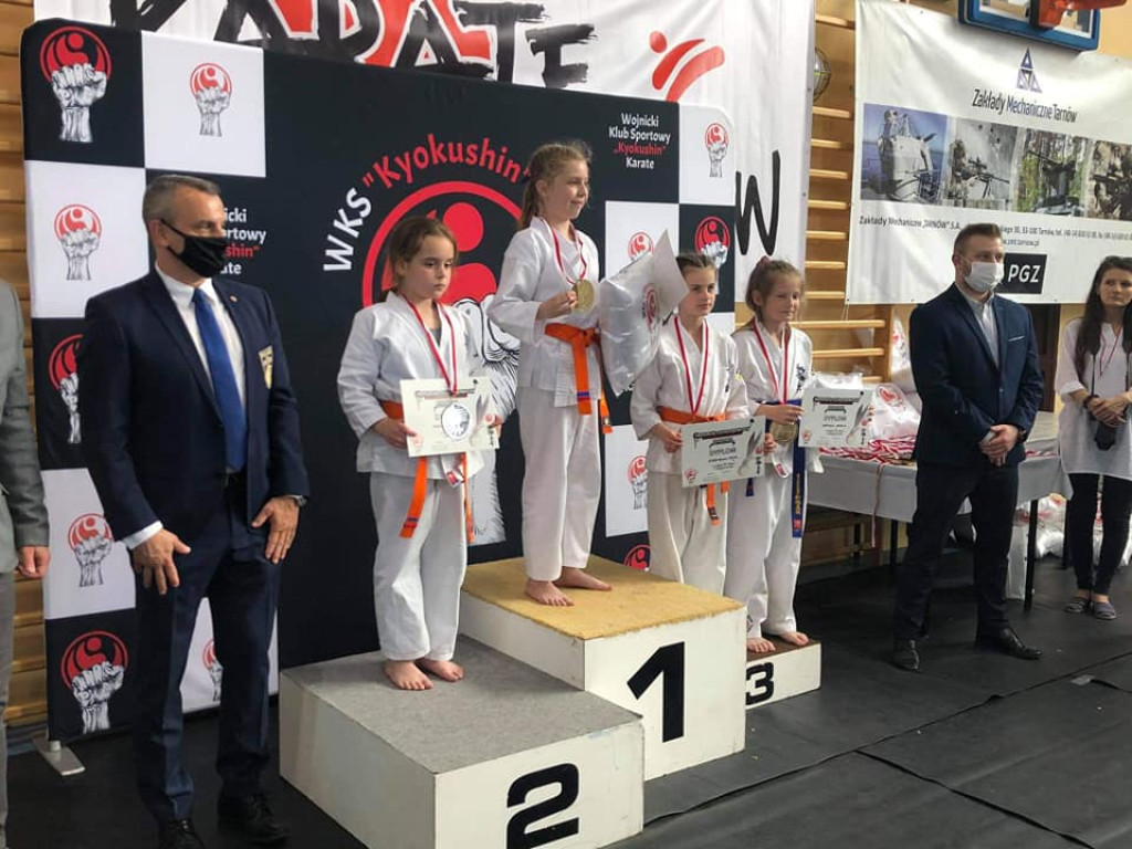 Doskonały start naszych karateków w Wojniczu [zdjęcia]